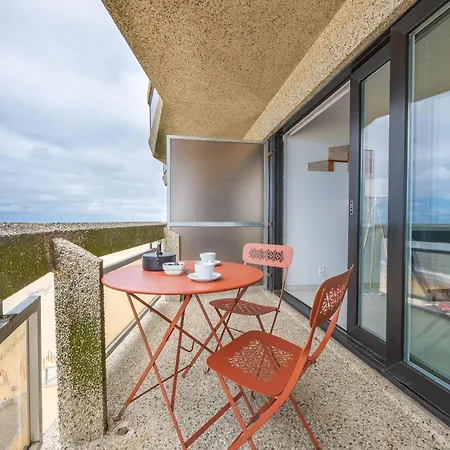 Apartment Lecomte - Beachfront 215 *