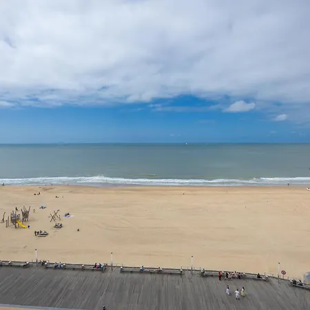 Lecomte - Beachfront 215 Apartment Ostende